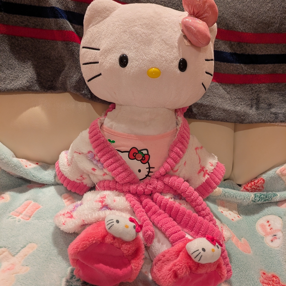 Build-A-Bear Hello Kitty 2011 bathrobe, Underwear, Shirt, Bow & slippers